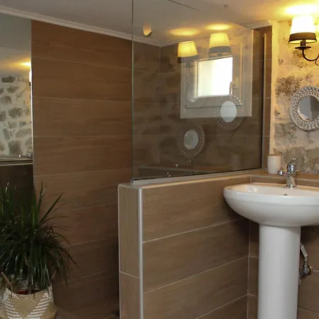 Apartment Theane Lime *